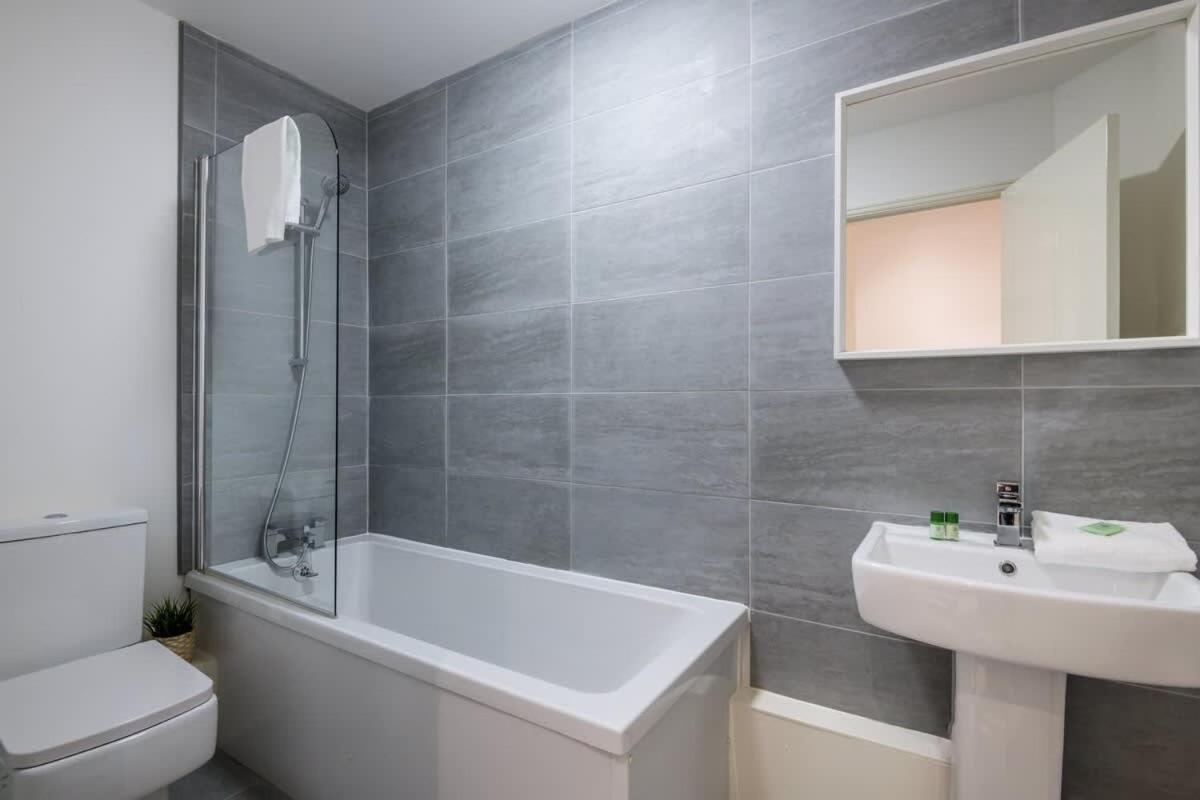 Fabulous Quayside With Free Parking Apartment *
